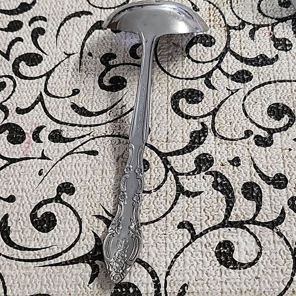 Oneida Serving Spoon and Ladle Set - Picture 3 of 5
